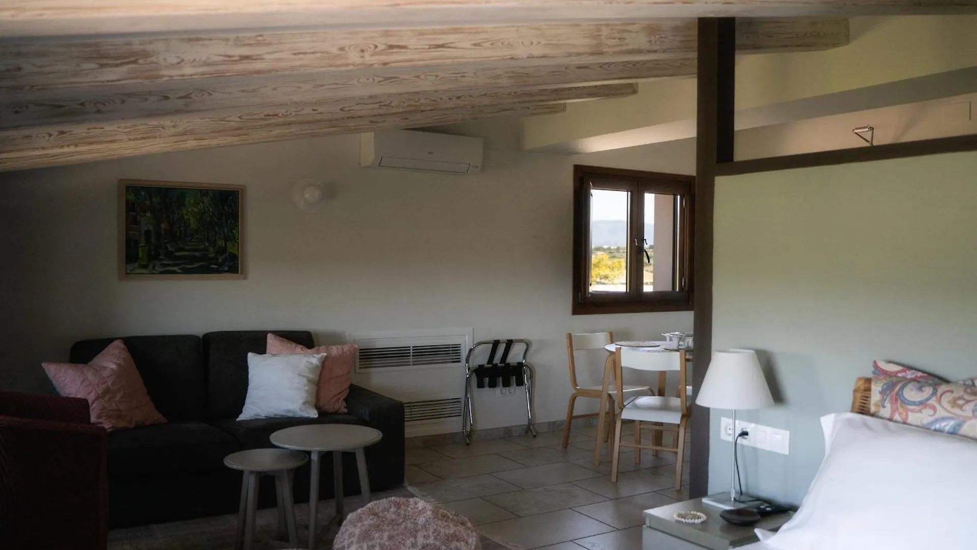 Country house Mas Montbrio Belvedere Bed & Breakfast Cambrils